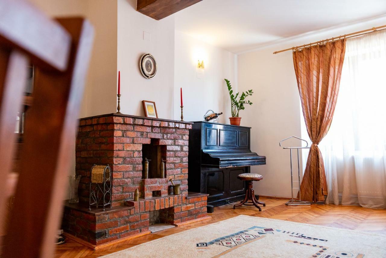 Bed&Wine In The Center Of Oradea Apartment Luaran gambar