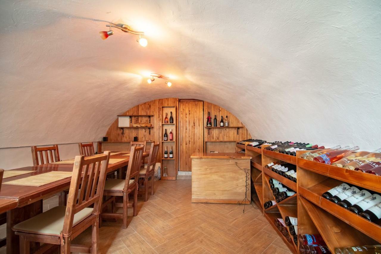 Bed&Wine In The Center Of Oradea Apartment Luaran gambar