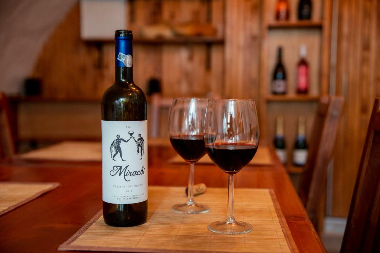 Bed&Wine In The Center Of Oradea Apartment Luaran gambar